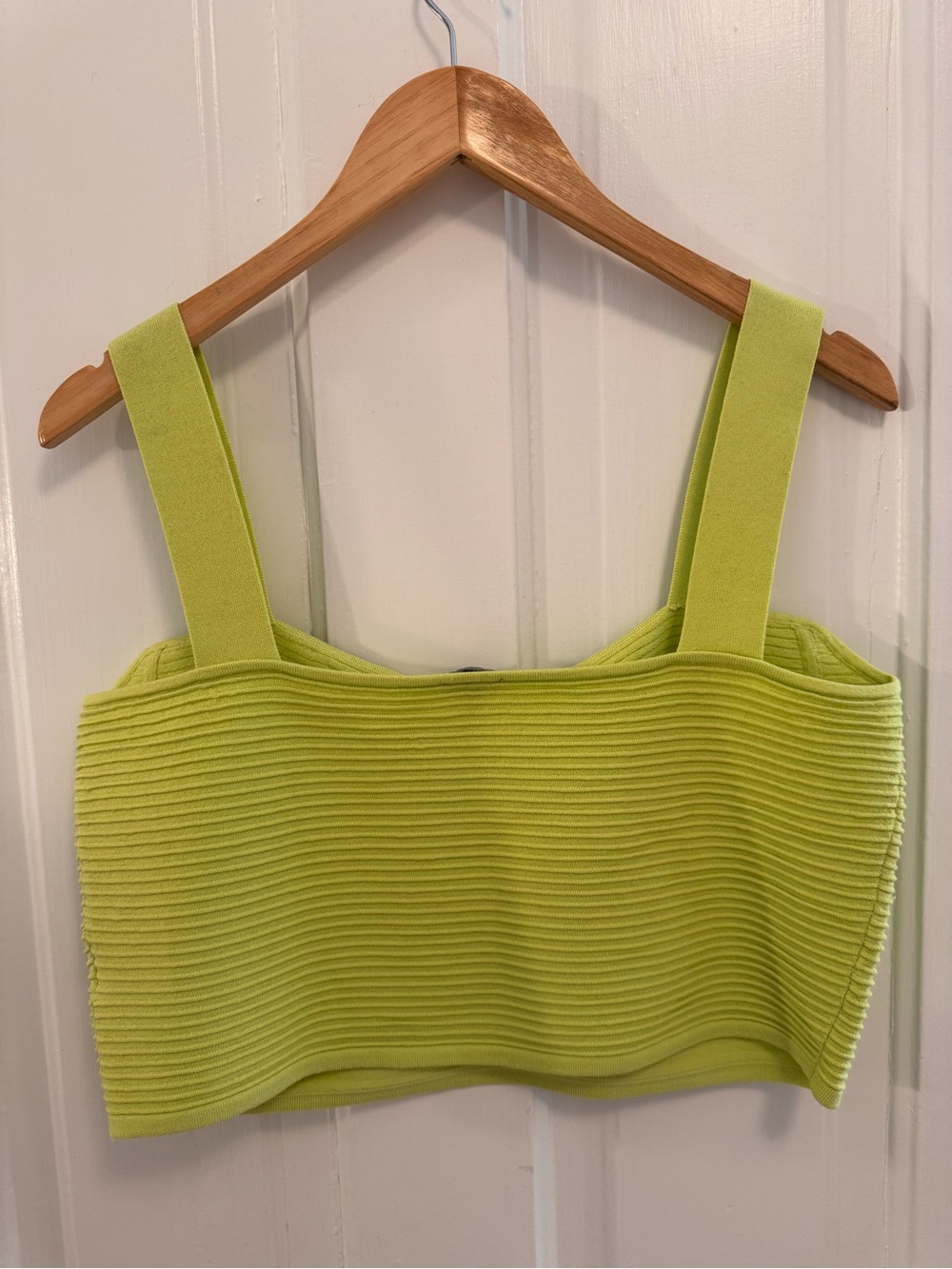 Express // Body Contour Ribbed Crop Top - Picture 3 of 4